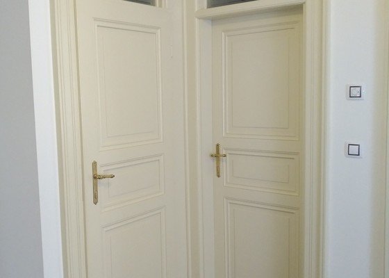 Výroba a instalace dřevěných rustikálních dveří 80x240cm včetně obložek