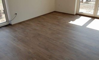 Broušení nivelace a lepení vinylové podlahy