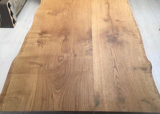 Jídelní stůl z jediného kusu dřeva - stav před realizací