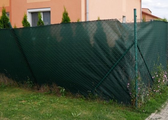Oprava části pletivového plotu
