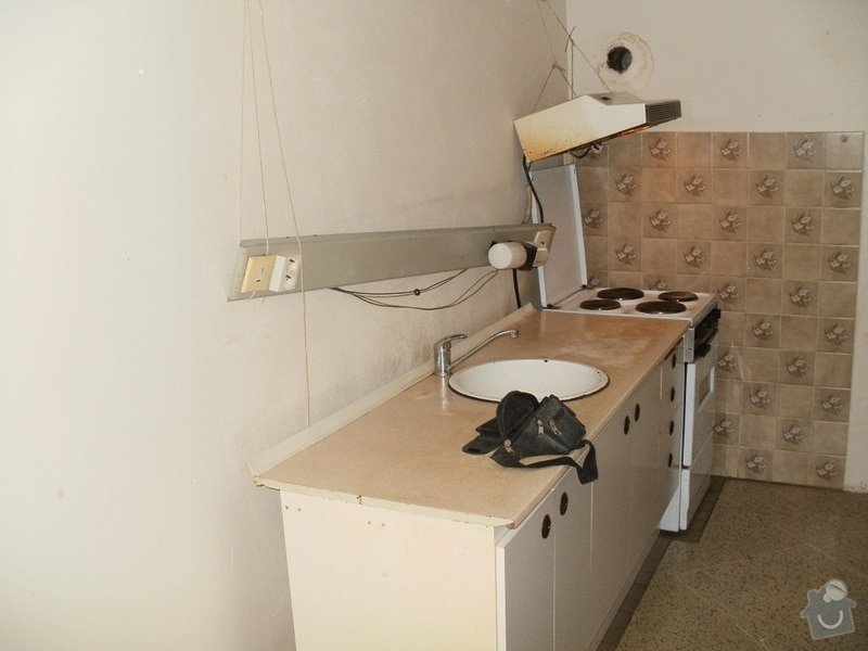 Rekonstrukce bytového jádra a stavební úpravy pro kuchyňskou linku: 011