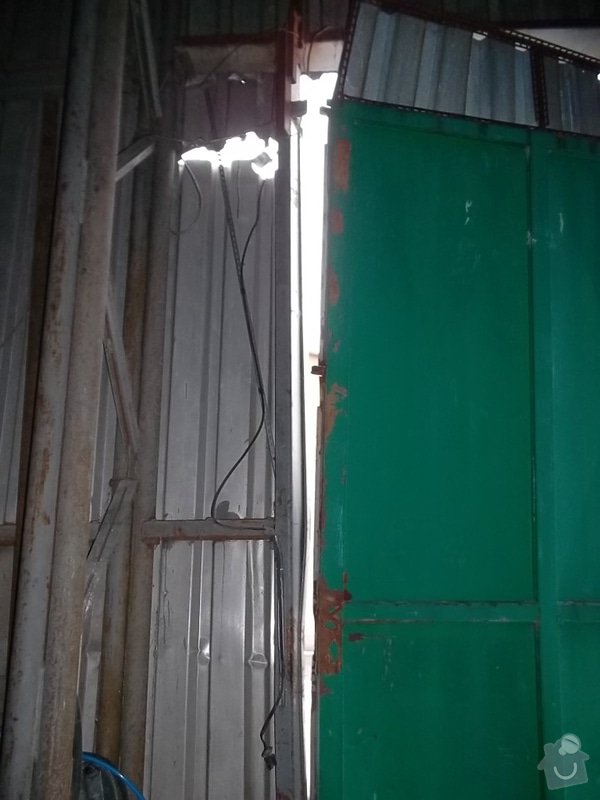 Plechová vrata na výrobní hale: SAM_1791