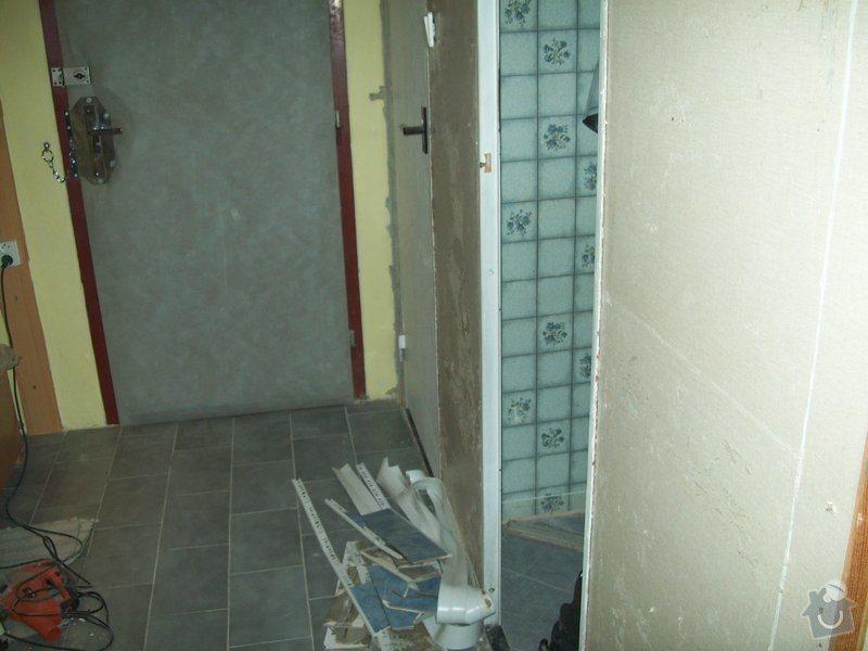 Rekonstrukce koupelny a WC v panelákovém bytě: 100_1123