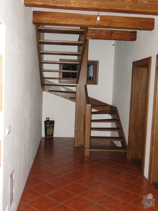 Dřevěné schodiště: DSC02987