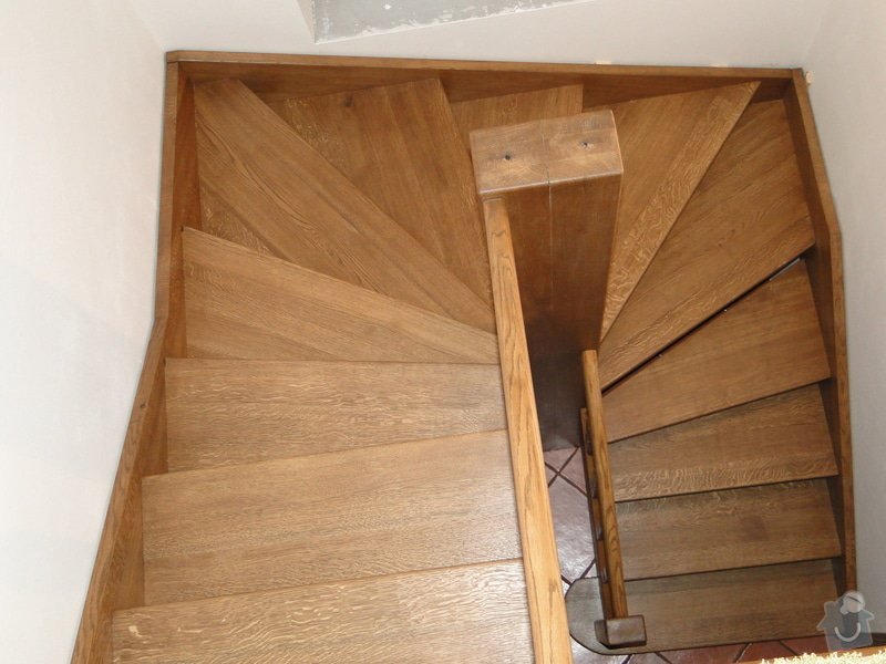 Dřevěné schodiště: DSC02993