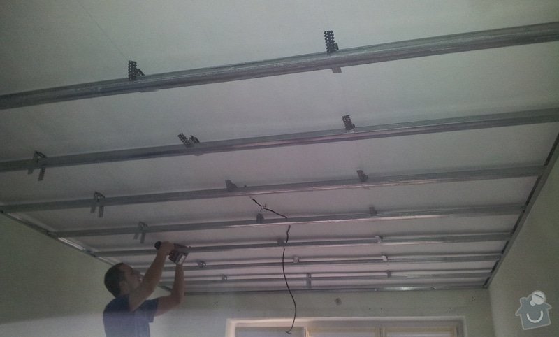 Oprava stropu a drobné úpravy elektro v bytě: 20130211_114228
