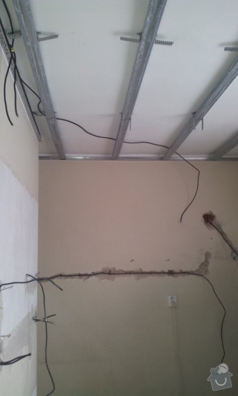 Oprava stropu a drobné úpravy elektro v bytě: 20130212_132113