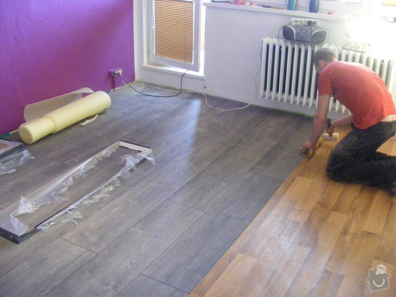 Vymalování ložnice,položení plovoucí podlahy,poskládaní skříně a postele: DSCF2587
