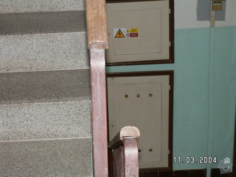 Montáž madel na zábradlí schodiště: PICT0009