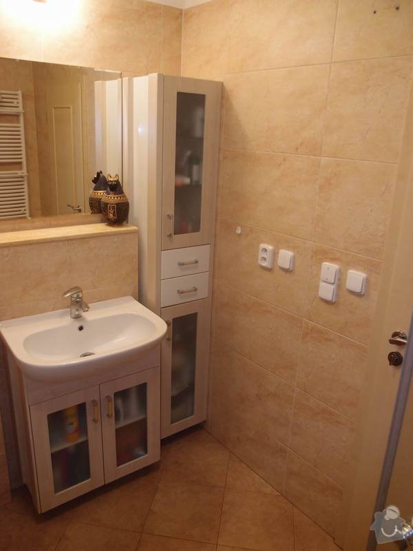 Obklady + podlahy v koupelnách, WC, kuchyni, omítky, vyzdění: vysoka_skrinka_m
