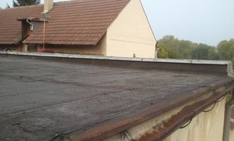 Rekonstrukce ploché střechy - změna na terasu - stav před realizací