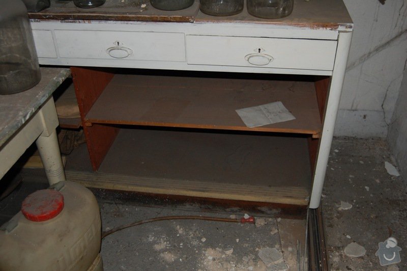 Renovace dřevěného nábytku (ne starožitného), celkem 8 ks: DSC_0478