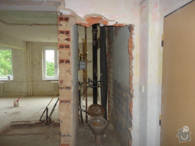 Příprava bytu na rekonstrukci, posunutí příček: DSC00897