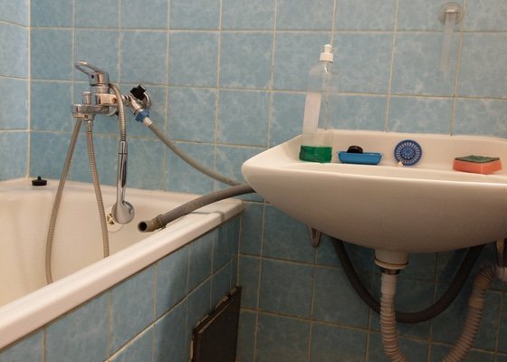 Výměna vany za sprch. kout vč. obkladů a podlahy, čistit ležatý odpad