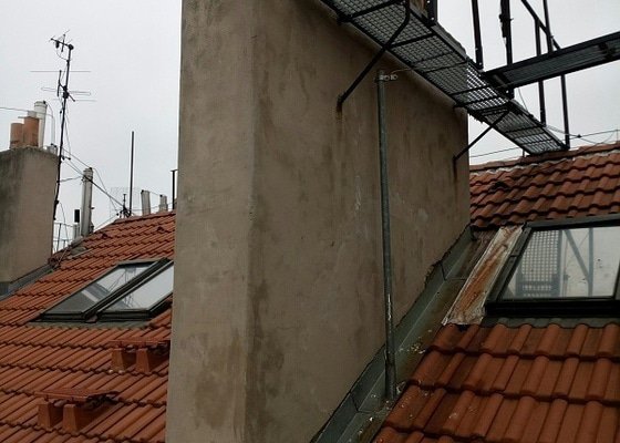 Menší oprava střechy a dvou komínů