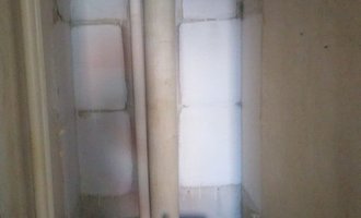 Rekonstrukce koupelny a WC v panelovém bytě - stav před realizací