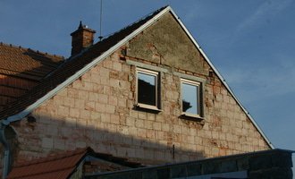 Fasáda rodinného domu a zabetonování terasy - stav před realizací