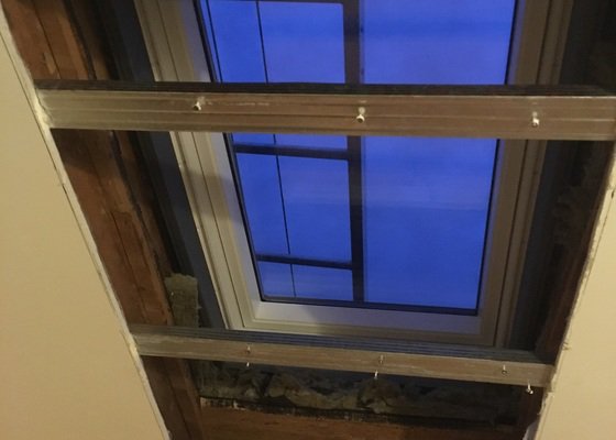 Oprava sadrokartonu, zapraveni 3 stresnich oken po rekinatrukci strechy