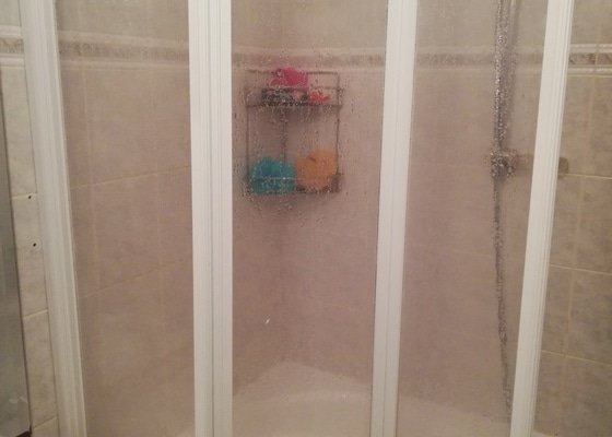Vymena umyvadla a sprchove zasteny na vanu