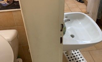 Instalace bidetové spršky na toaletu - stav před realizací