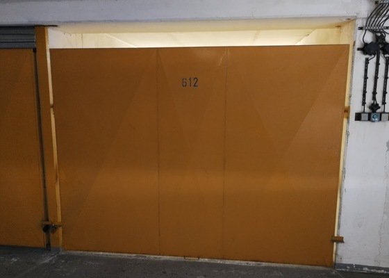 Připevnění kovových konstrukcí na vrata od garáže
