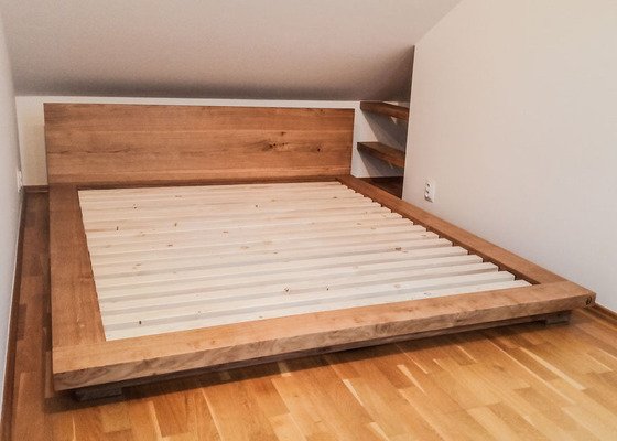 Výroba zakázkové postele do podkrovního bytu