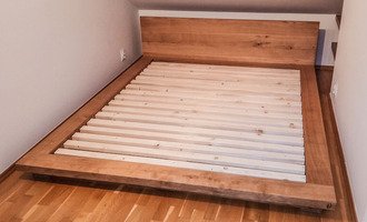Výroba zakázkové postele do podkrovního bytu