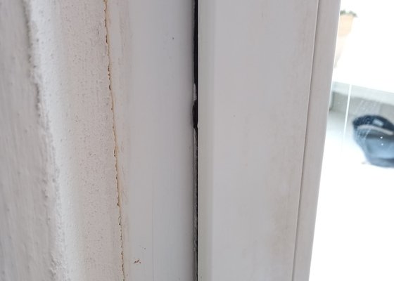 Utěsnění dveří na balkon, drobné zednické opravy