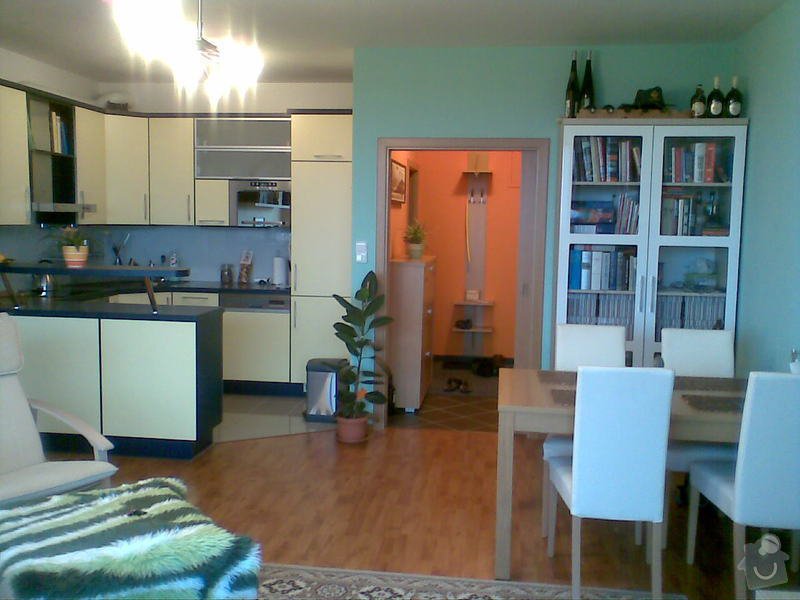 Zařízení interiéru- kuchyně, vestavěné skříně, jídelna, ložnice: Snimek_023
