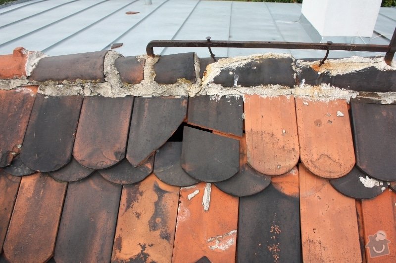 Oprava komínu + provizorní oprava střechy: strecha