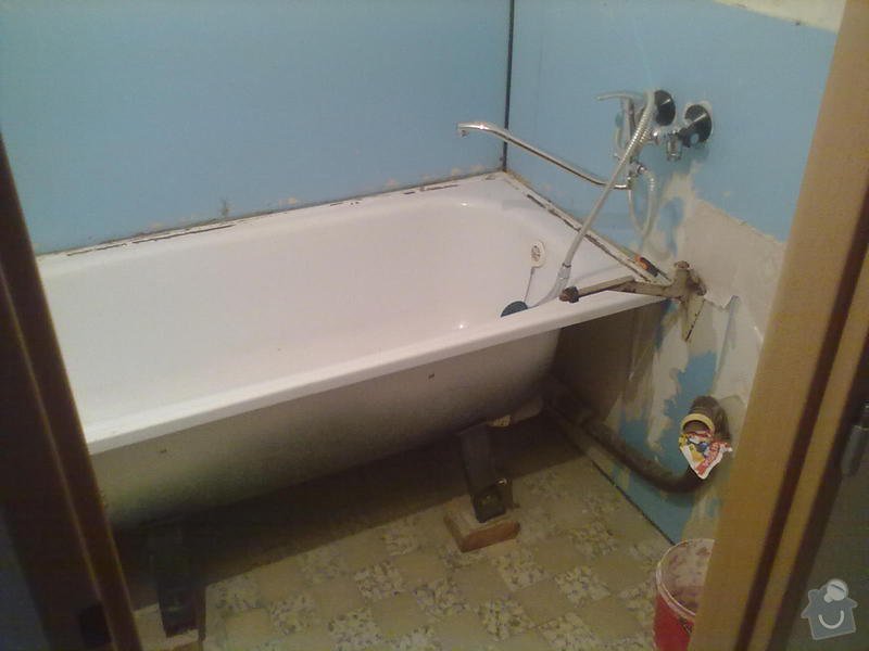 Rekonstrukce Koupelny,Wc ,a snížení stropu v pokoji: 220820131710