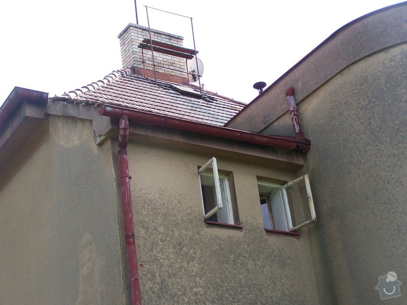 Výměna okapů, omítnutí vnějšího pláště, drobná oprava střechy: 100_7129