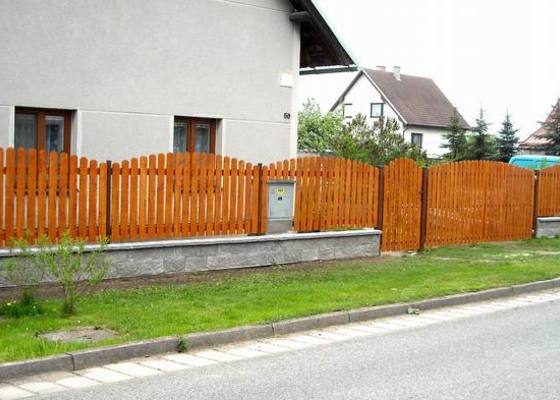 Stavba plotu ve stylu uvedeného v grafické příloze - stav před realizací