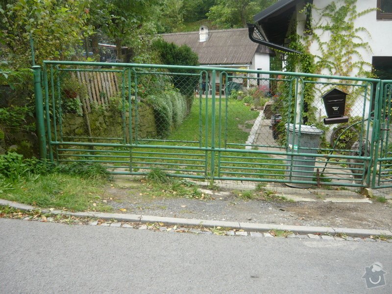 Realizaci plotu u rodinného domu: P1070112