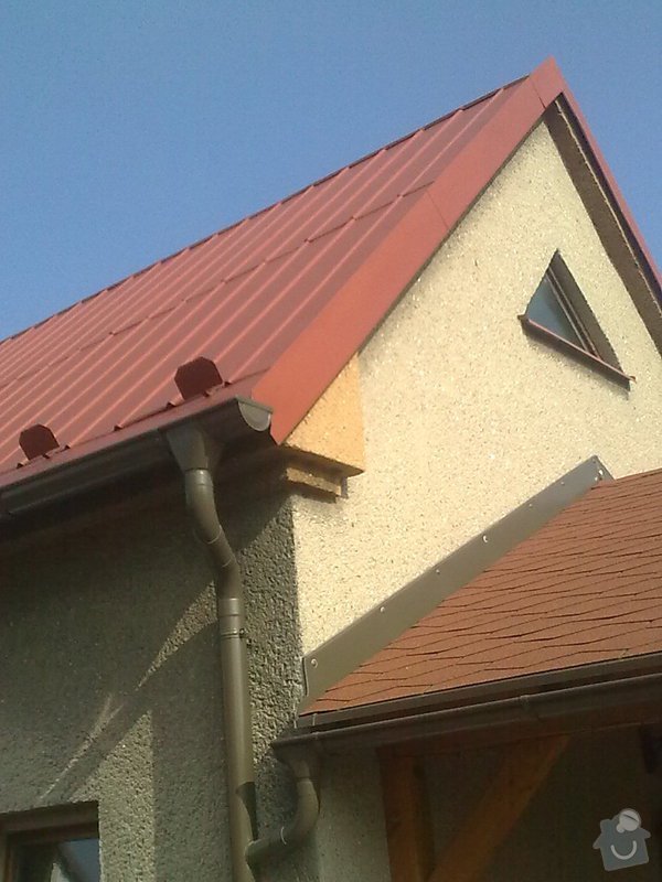 Nátěr plechové střechy na rod. domku: Obraz0558