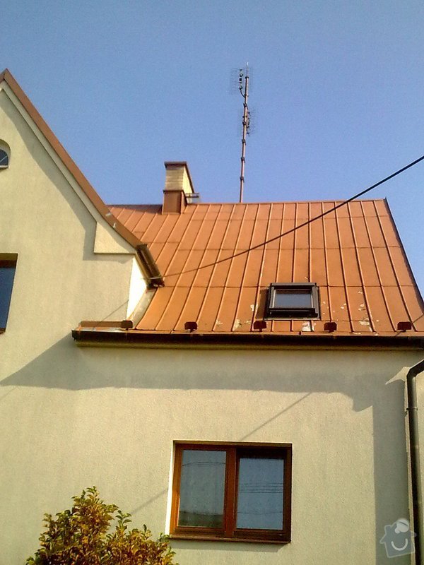 Nátěr plechové střechy na rod. domku: Obraz0556