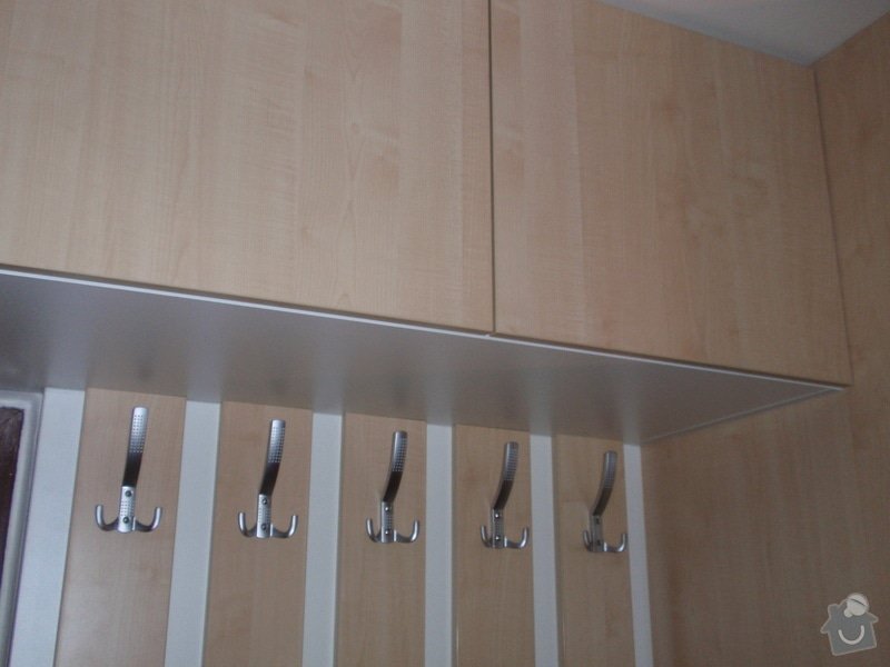 Sádrokartonová příčka a strop + vestavěné skříně a dveře do pouzdra: P1010080