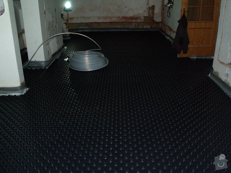 Montáž podlahového topení a technologie kotelny.: PICT6640