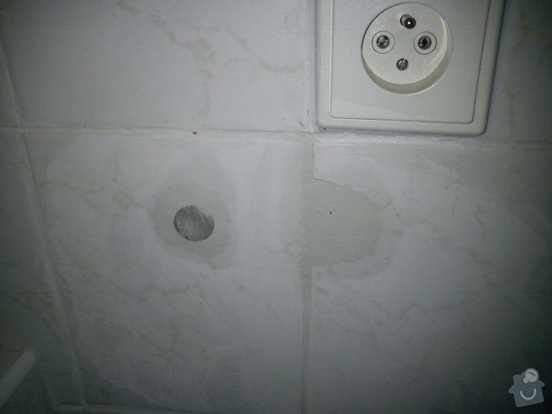 Opravy v koupelně po instalatéřích: 10