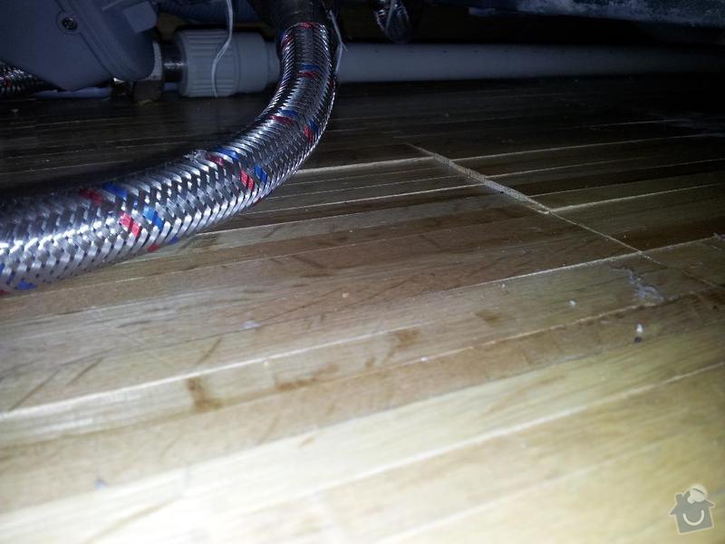 Oprava dřevěné podlahy po vytopení: 20131125_204436