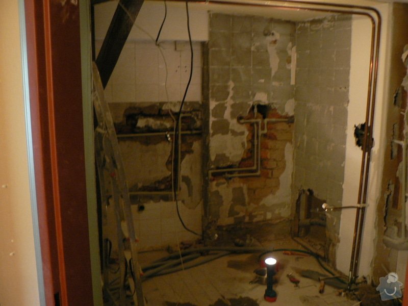 Rekonstrukce koupelny sádrokarton,vana.: P1150274
