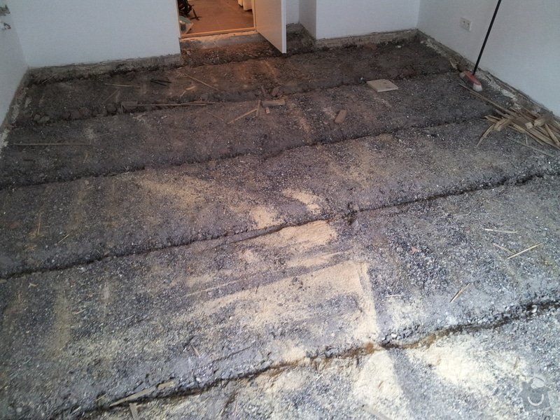 Pokládka dřevěné podlahy (parkety, prkna) + materiál: 20131231_111222