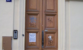 Repase vchodových dřevěných dveří - stav před realizací