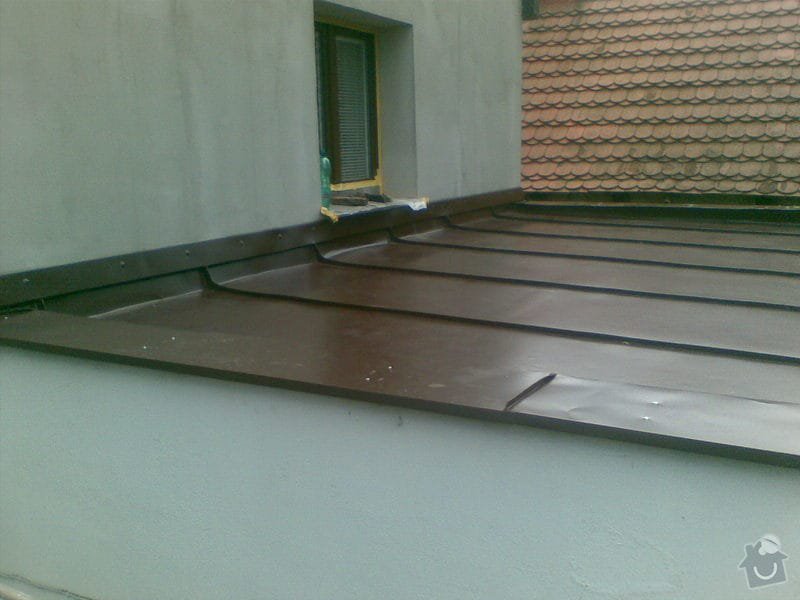 Falcovaná střecha,fasáda,dlažba: 002