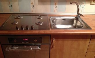 Výměna elektrospotřebičů a pracovní kuchyňské desky