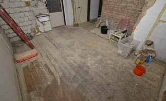 Betonování podlahy v RD v Brně - stav před realizací