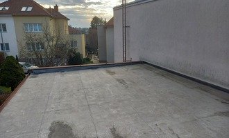 Izolace stávající asfaltové ploché střechy - stav před realizací