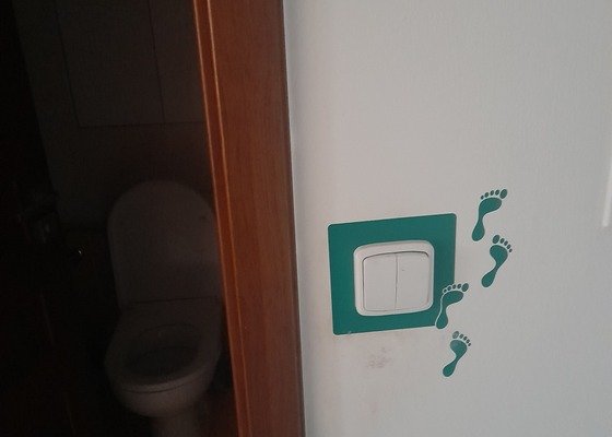 Přesunutí vypínače na stěně