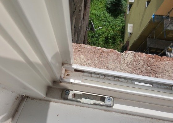 Sieť proti hmyzu na okná a balkónové dvere