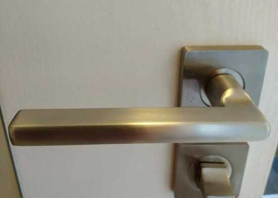 Oprava padlé kliky (klika nefunguje) - dveře do koupelny